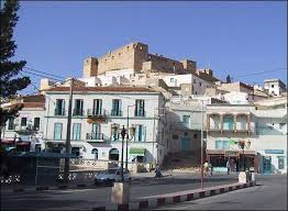 الكاف:   الانطلاق في  تنفيذ اشغال  تعهد العلامات المرورية وصيانة مخفضات السرعة على مستوى الطرقات القريبة من المؤسسات التربوية