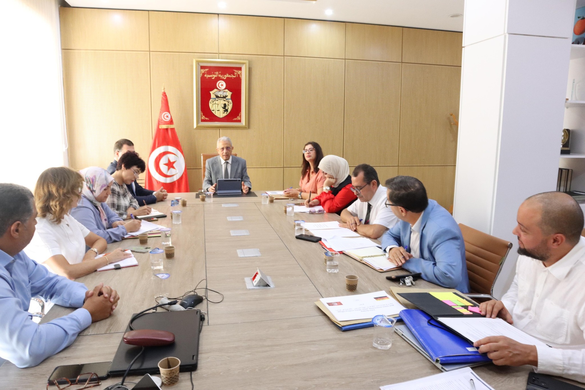 جلسة عمل لمتابعة مشروع إحداث مراكز رعاية صحّية لكبار السنّ