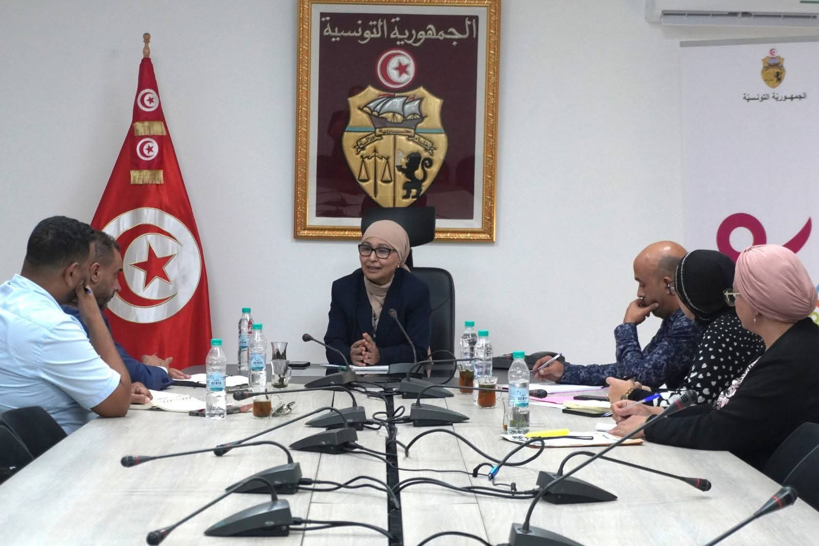 وزيرة الأسرة تشرف على جلسة عمل حول برامج التعاون والشراكة مع الجمعيّة التونسيّة لقرى الأطفال " س و س"