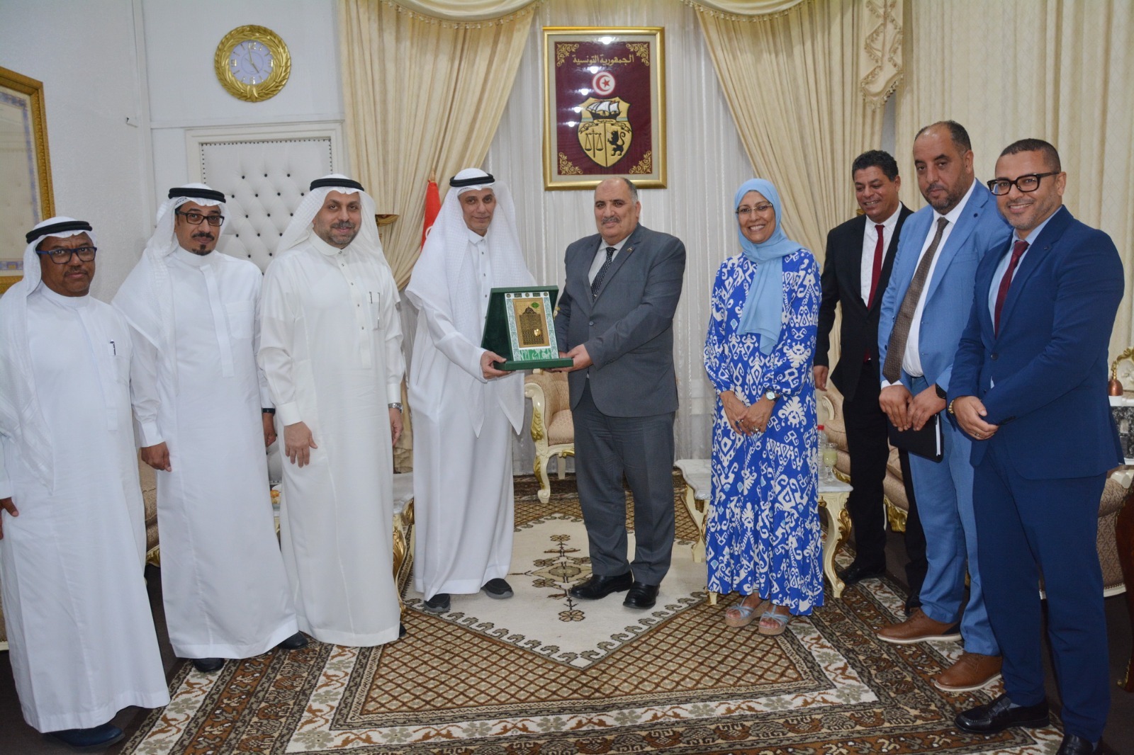 وزير الشّؤون الدّينية يستقبل رئيس مجلس شركة مطوّفي الحجيج