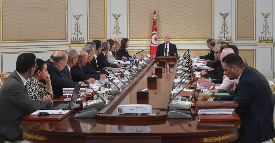 رئيس الجمهورية: القوانين يجب أن تقوم على حلول جذرية خاصة لمن طالت بطالتهم ومن كانوا ضحايا للتّفقير والفساد