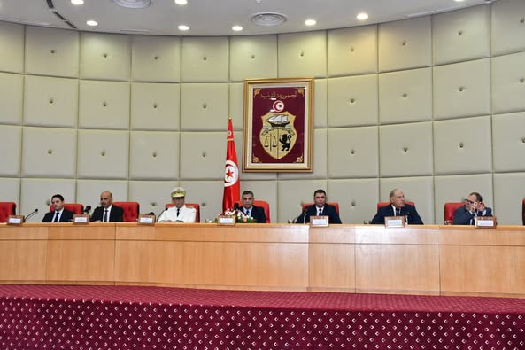 وزير الداخلية يكرم المتفوقين من أبناء المنتسبين للوزارة