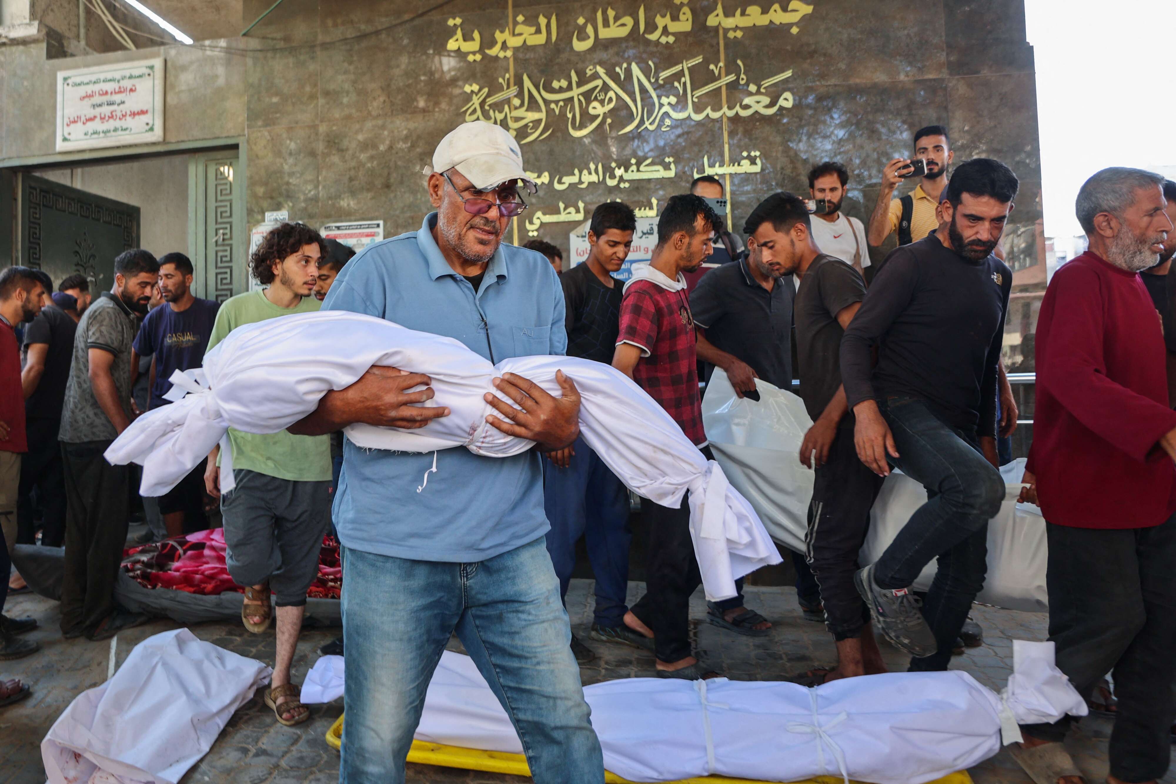 مصادر طبية ..45 شهيدا برصاص وقصف الاحتلال على قطاع غزة منذ فجر اليوم