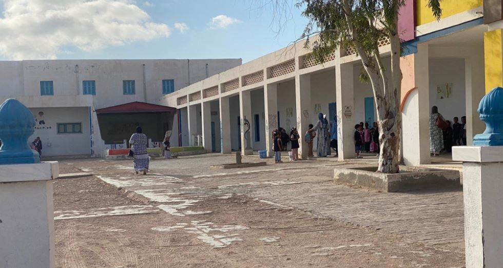 أكثر من 2 مليون و325 ألفا و443 تلميذا وتلميذة يلتحقون اليوم بمقاعد الدراسة 
