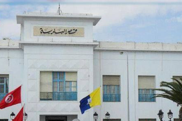 بلدية سوسة تعتزم تنظيم مناظرتين خارجتين لانتداب 60 عاملا في الحراسة والتنظيف.