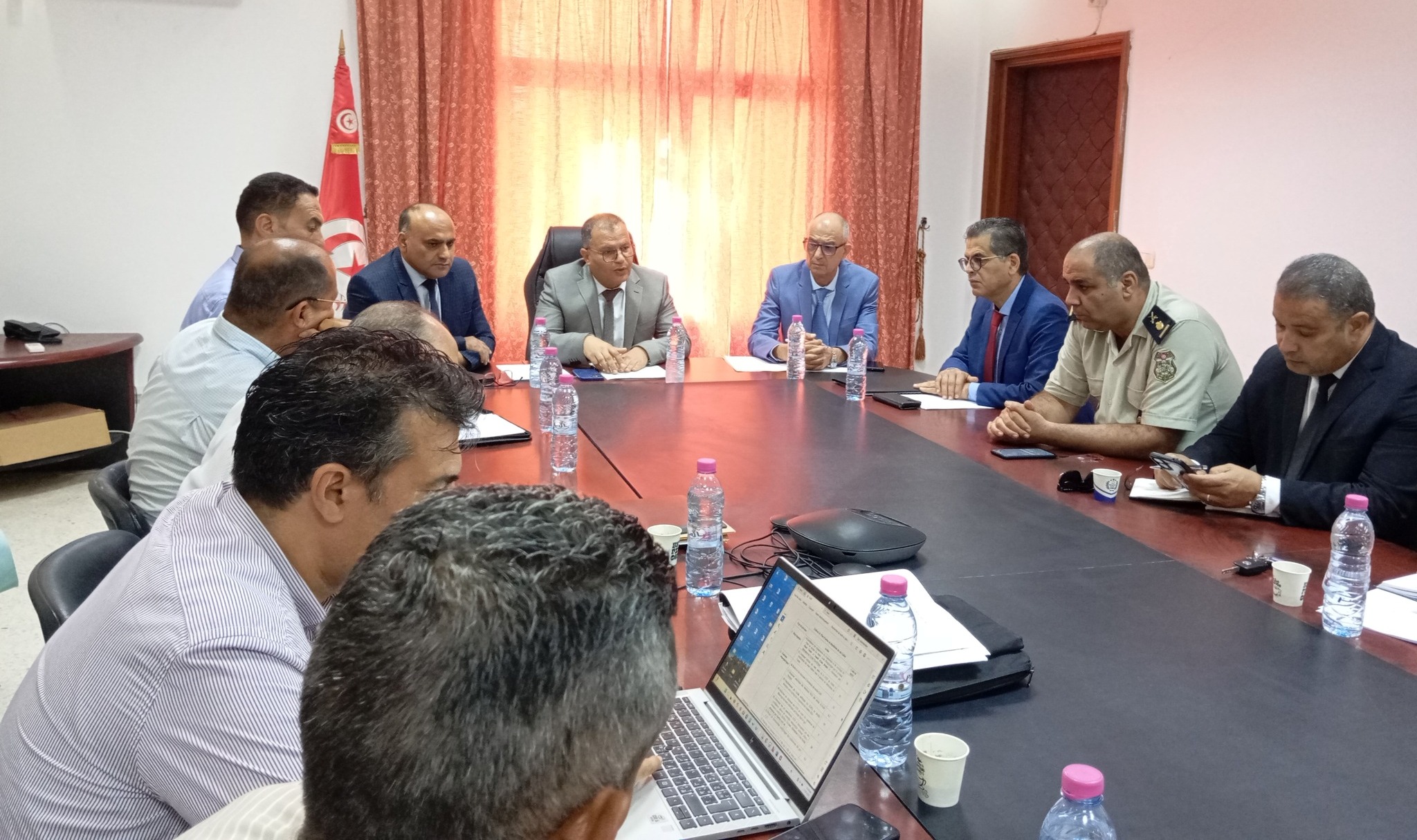 قابس: دعوة المؤسسات الصناعية الى الالتزام بالمعايير المعتمدة في مجال التلوث الهوائي