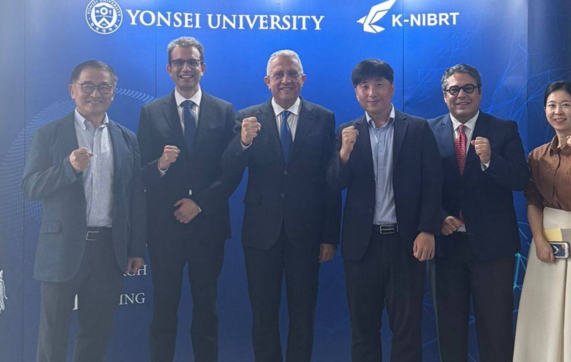  وزير الصحة يزور المركز الكوري الوطني للبحث والتكوين في البيوتكنولوجيا بكوريا الجنوبية