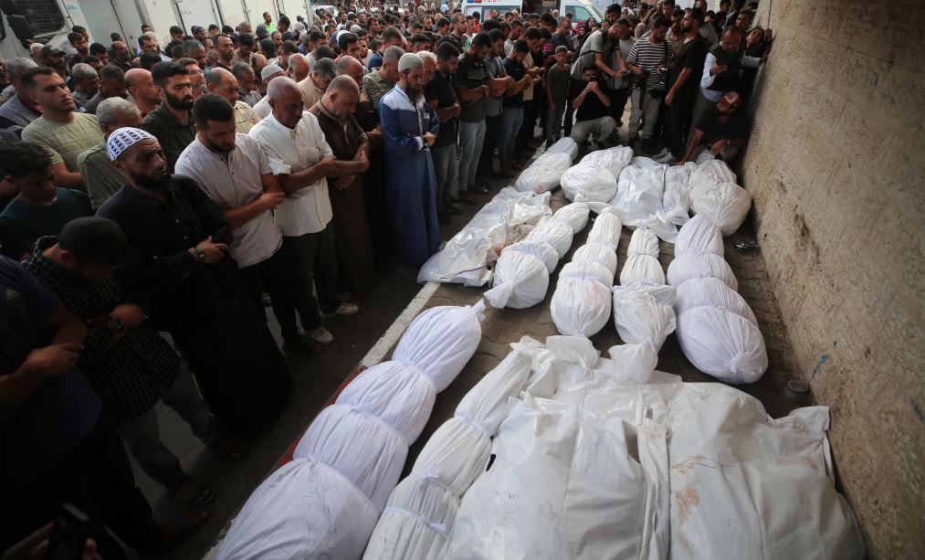 استشهاد 100 فلسطيني منذ فجر اليوم في قصف صهيوني متواصل على قطاع غزة