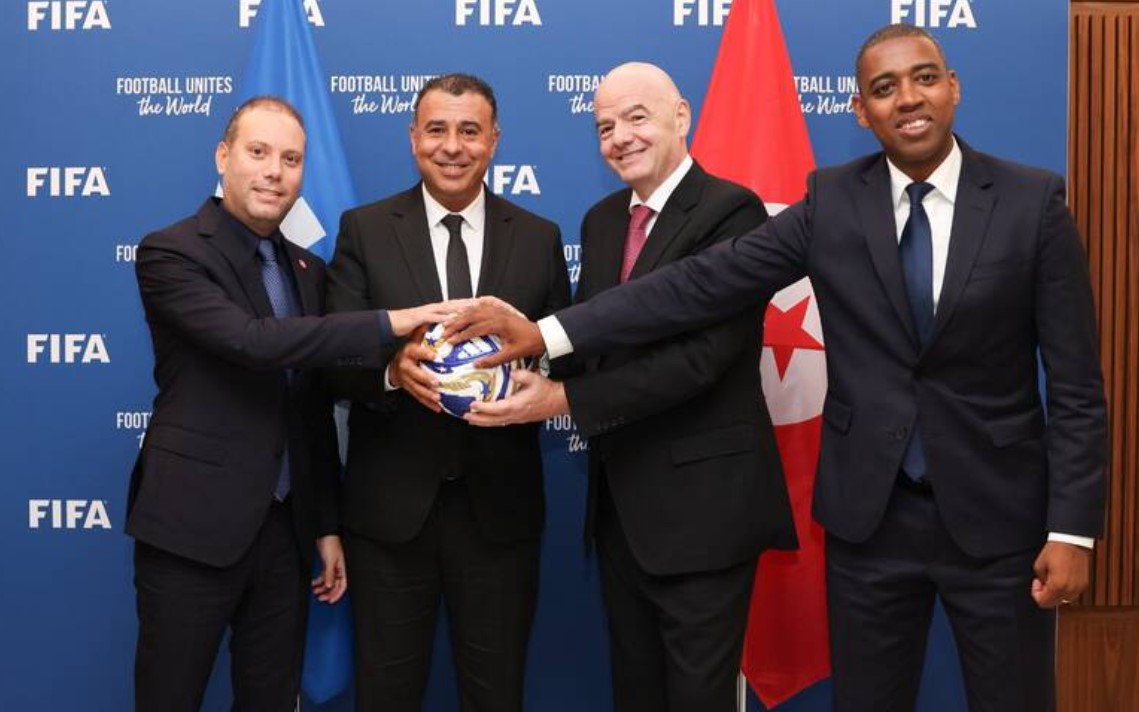 رئيس ’’الفيفا’’ جياني إنفانتينو  يستقبل رئيس الجامعة التونسية لكرة القدم ويُــشيد بتأهل نسور قرطاج إلى نهائيات كأس العالم