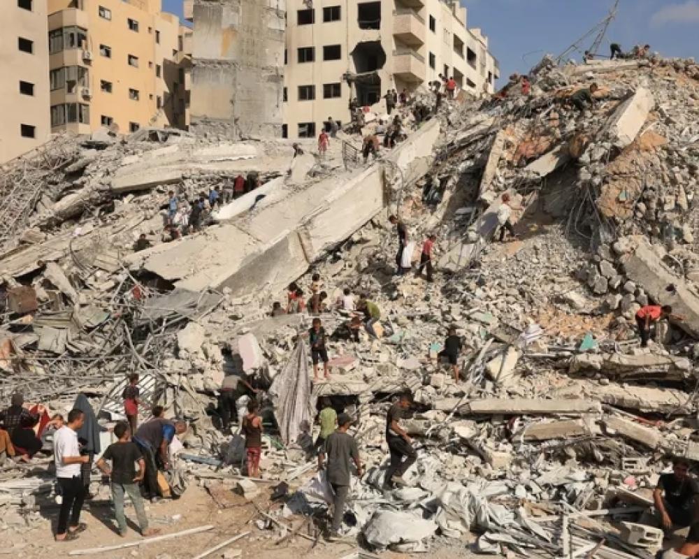 الجــ يش الاسرائيلــ ي يواصل عدوانه على غــ زة: شـ هداء ودمار واسع جراء قصف جوي ومدفعي