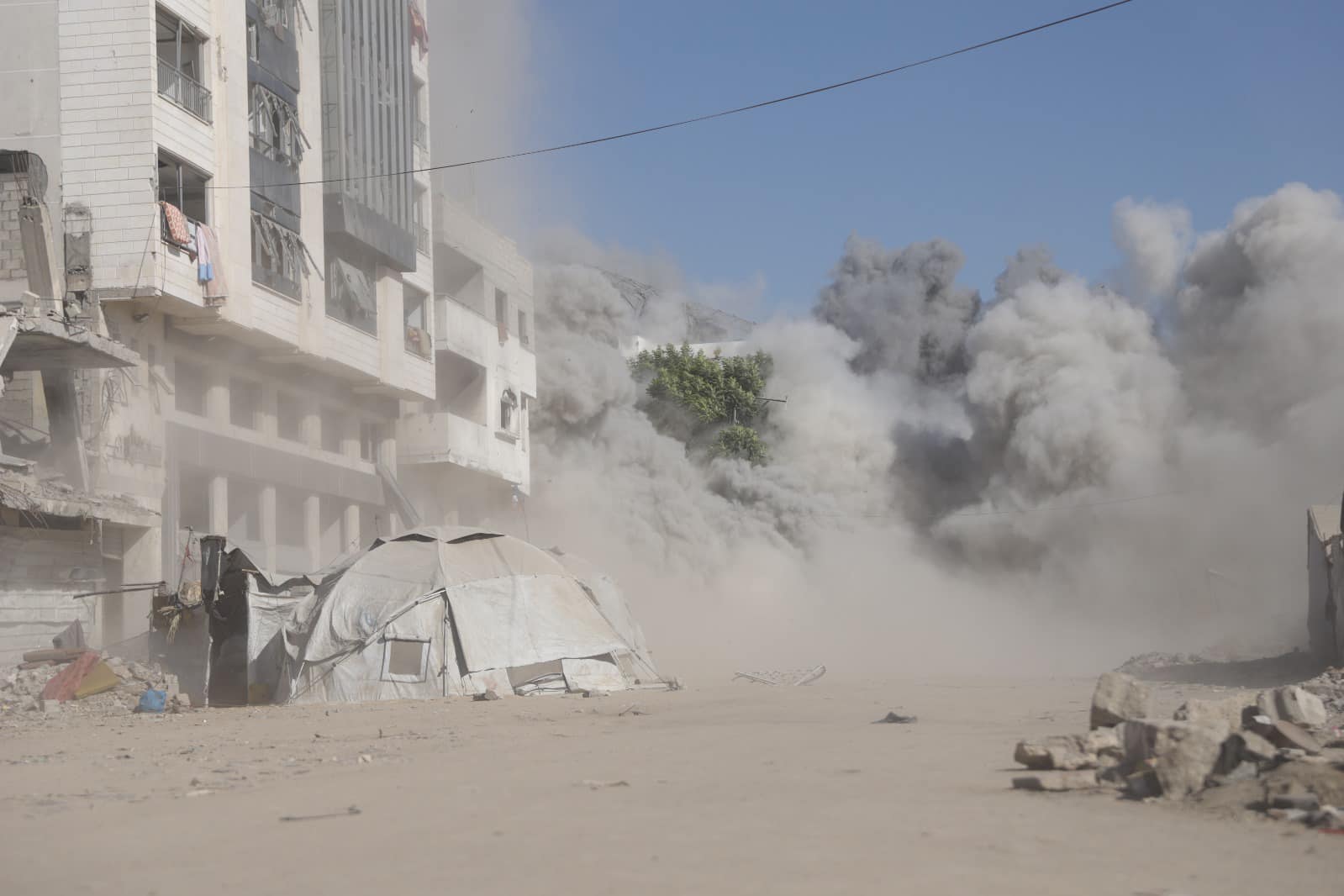 العدوان على غزّة: شهداء ودمار واسع جراء قصف جوي ومدفعي