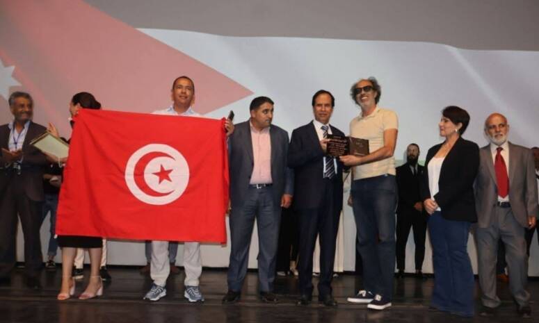 مسرحية "على وجه الخطأ تحرز ثلاث جوائز في مهرجان صيف الزرقاء المسرحي العربي