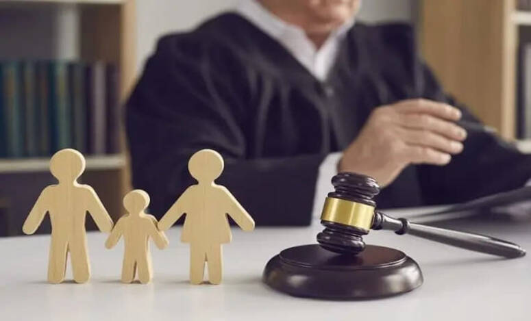 الحضانة المشتركة من اجل تعزيز المصلحة الفضلى للأبناء بعد الطلاق
