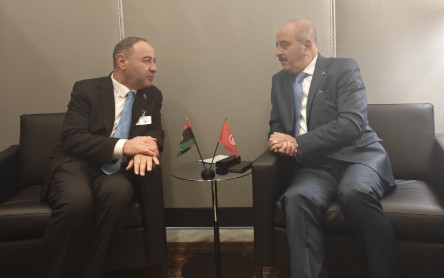 وزير الخارجية يلتقي المكلّف بتسيير وزارة الخارجية الليبية