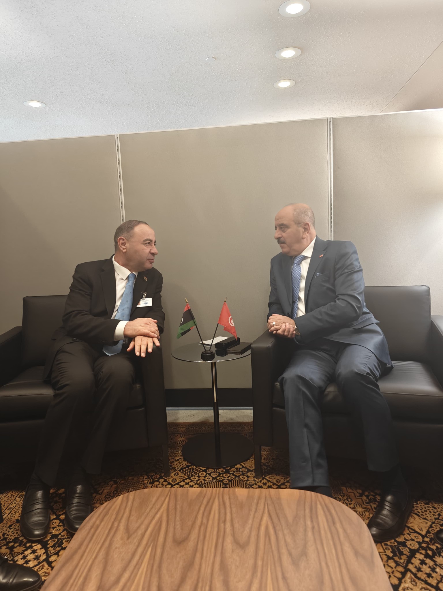 تسريع حل المسائل ذات الطابع القنصلي العالقة، أبرز محاور لقاء النفطي بالمكلف بتسيير وزارة الخارجية الليبي