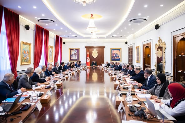 رئيسة‭ ‬الحكومة  تشرف على‭ ‬مجلس‭ ‬وزاري‭ ‬خصّص‭ ‬للنظر‭ ‬في مشروع قانون المالية 