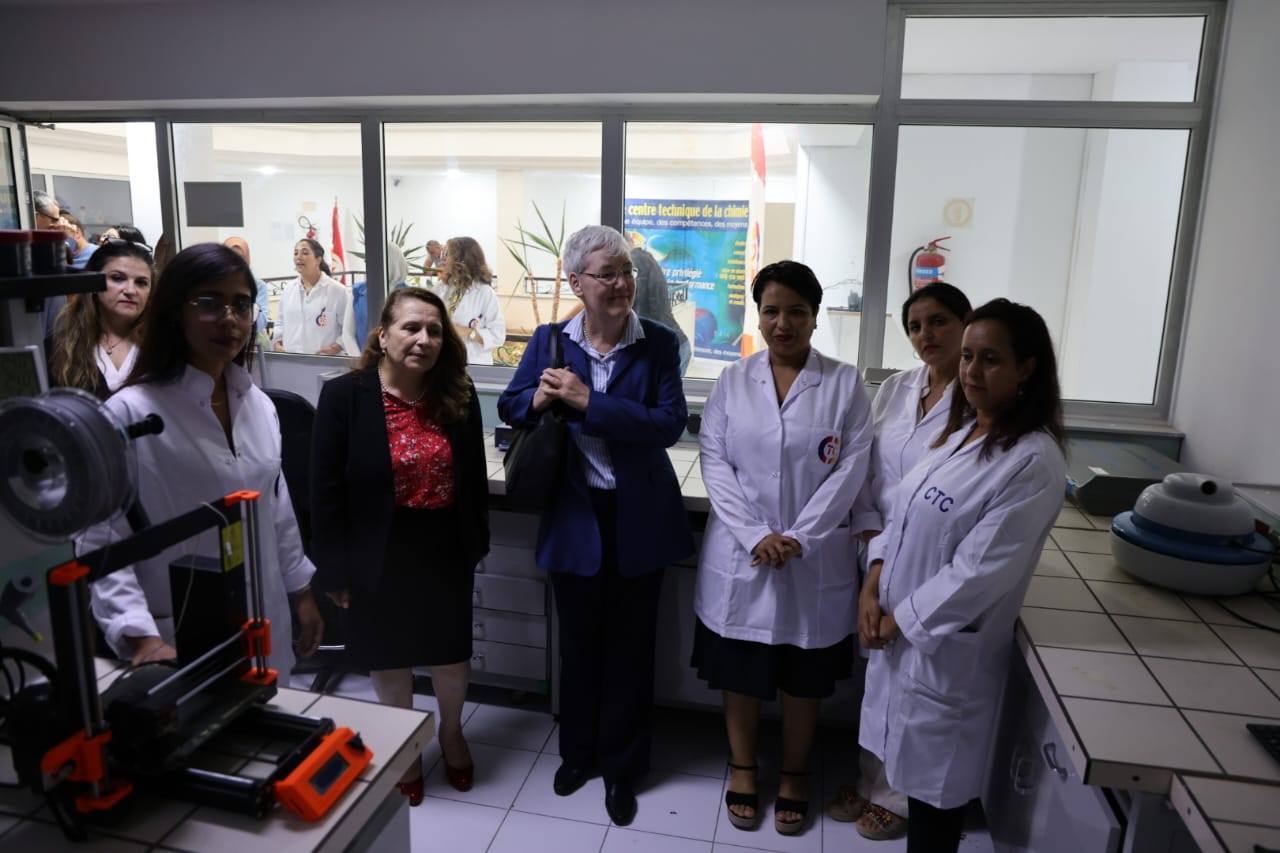 وزيرة الصناعة تعطي إشارة انطلاق تشغيل مصالح مخبرية جديدة عالية الدقة