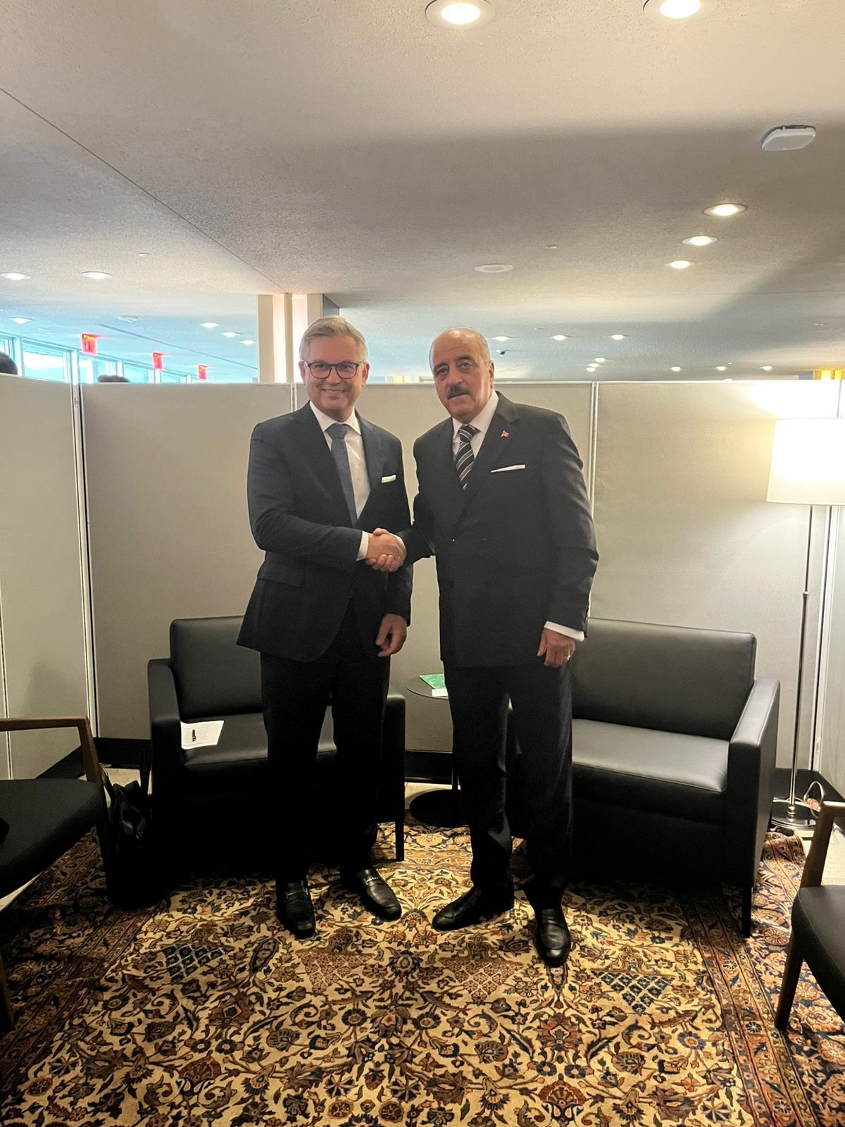 مسألة الهجرة ومعالجة الهجرة غير النظامية : ابرز محاور لقاء وزير الخارجية بالمفوّض الأوروبي للشؤون الداخليّة والهجرة