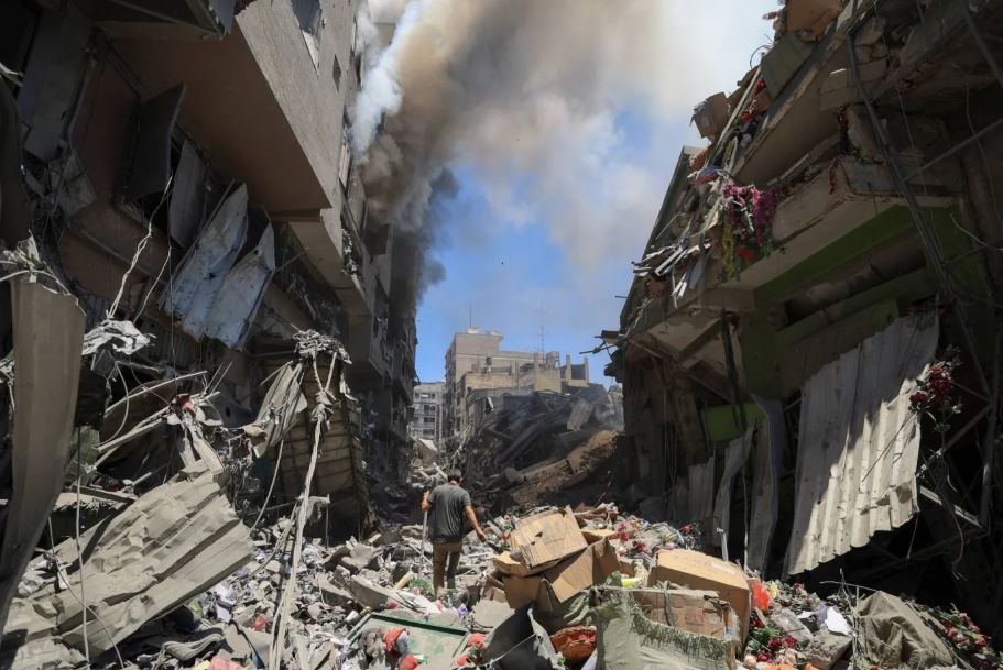 33 شهــ يدا بينهم 28 في مدينة غــ زة بنيران وقصــ ف الاحــ تلال الصهــيــ ونــ ي منذ فجر اليوم