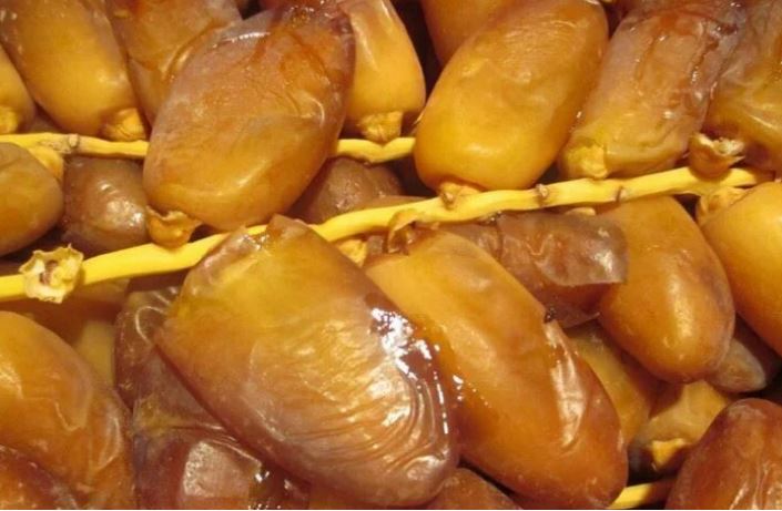 توزر: تقديرات بتجاوز إنتاج موسم التمور 60 ألف طن