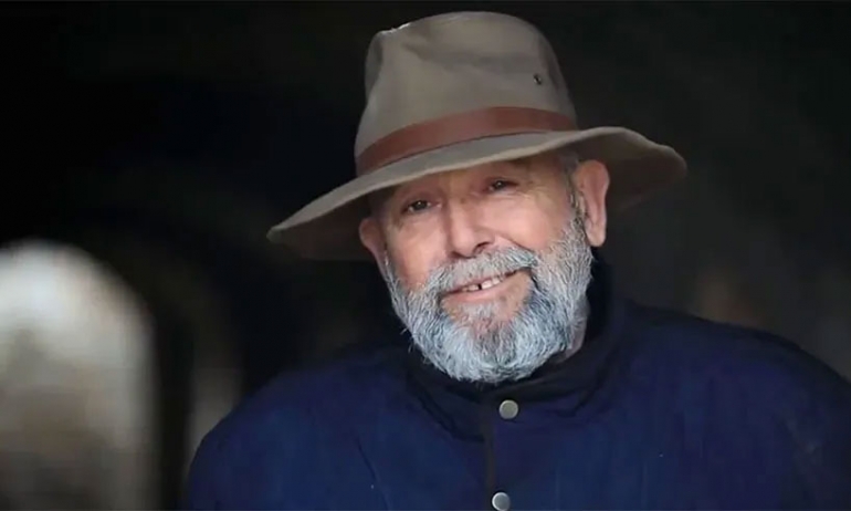 عرض مسرحية "جرانتي العزيزة" للفاضل الجزيري في إطار افتتاح تظاهرة "الخروج الى المسرح"