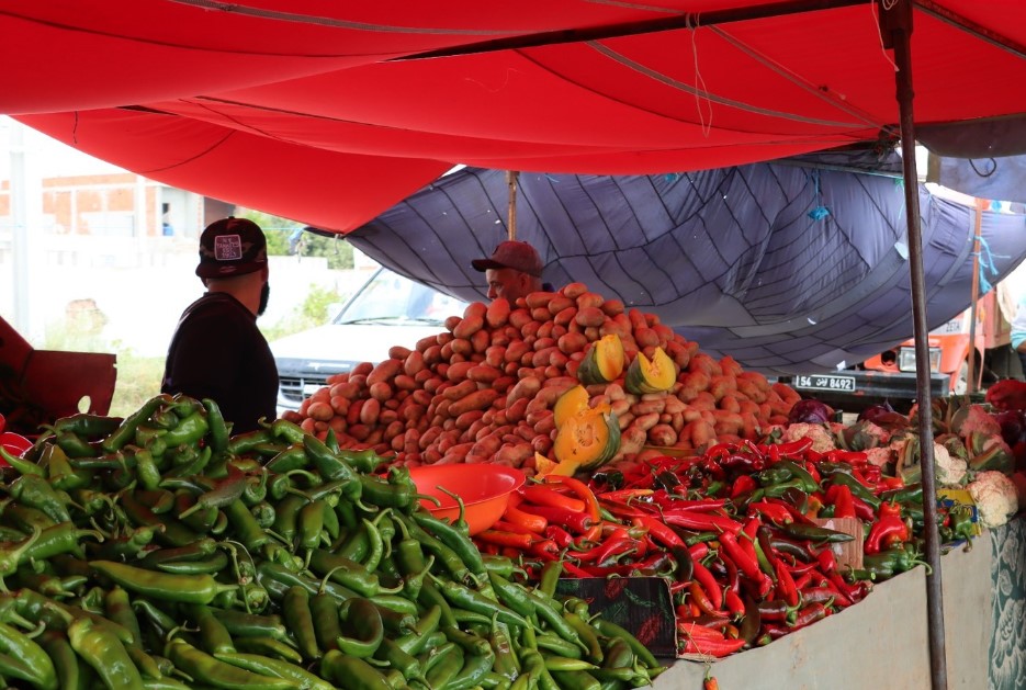 النظــر في مقترحات لنقـــل السوق الأُسبوعية بالمهديـــة إلى مكان آخــر
