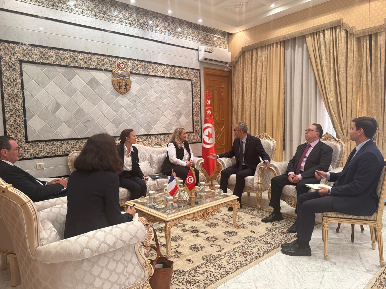 تنظيم المنتدى المتوسطي للذكاء الاصطناعي محور لقاء كاتب الدولة لدى وزير الخارجية بالمندوبة الوزارية الفرنسيّة لمنطقة البحر الأبيض المتوسط