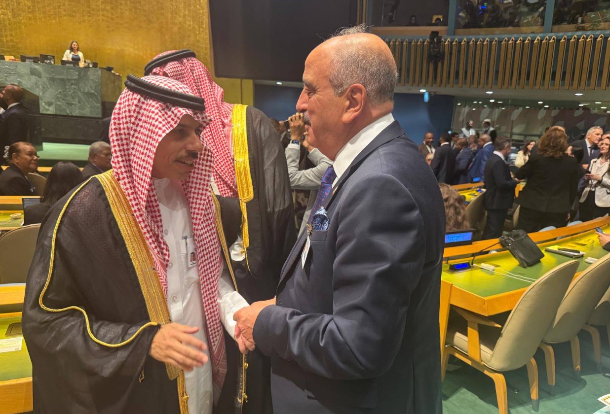 وزير الشؤون الخارجية يعقد لقاءات جانبية مع عدد من وزراء خارجية البلدان الشقيقة والصديقة