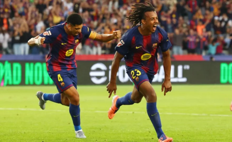 برشلونة يتصدر البطولة الإسبانية بفوزه 2-1 على ريال سوسيداد