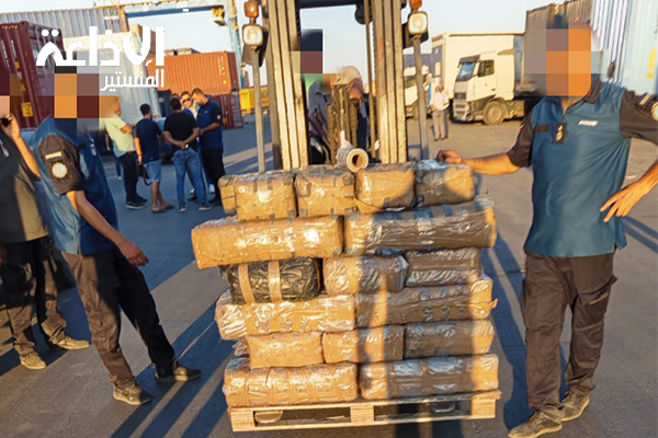 احباط تهريب 5380 صفيحة من القنب الهندي على متن مجرورة.