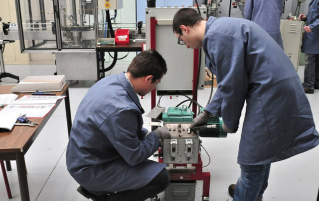 معهد الإحصاء: 1.2 بالمائة من السكان يتابعون تكوينا مهنيا في سنة 2024