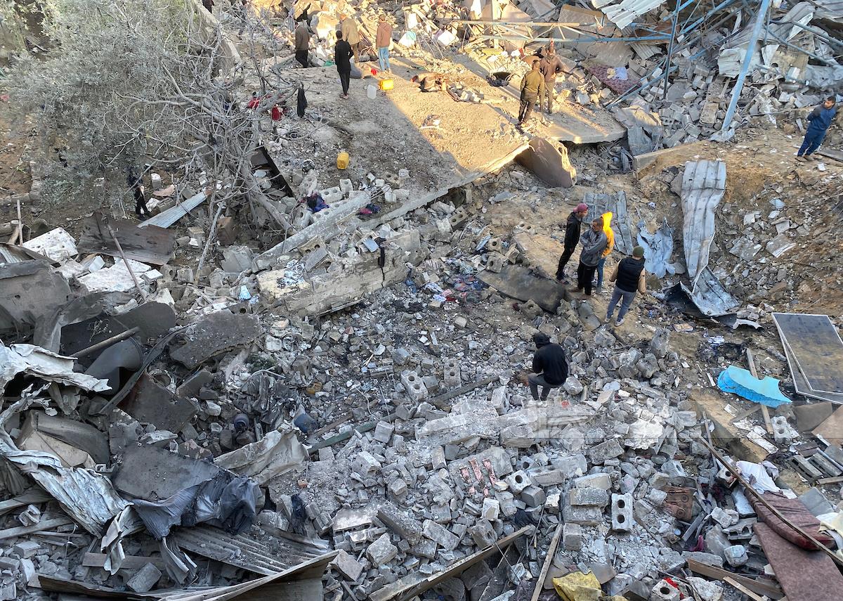 مصادر طبية ..53 شهيدا وصلوا الى مستشفيات غزة منذ فجر اليوم