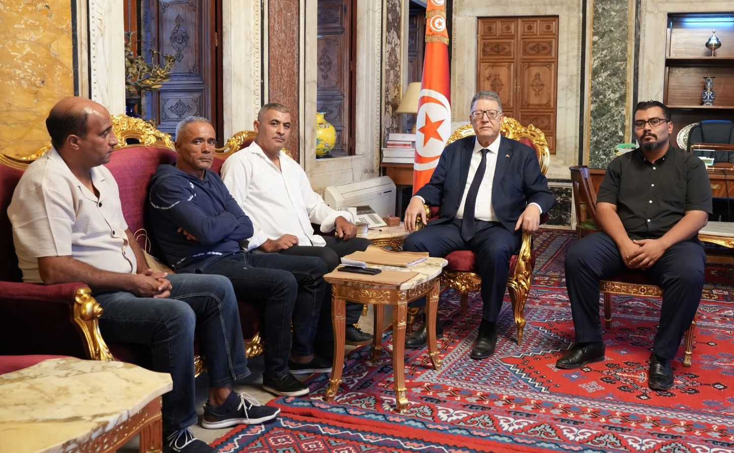 رئيس مجلس نواب الشعب يستقبل ممثلين عن العملة العرضيين ببلدية ماطــر