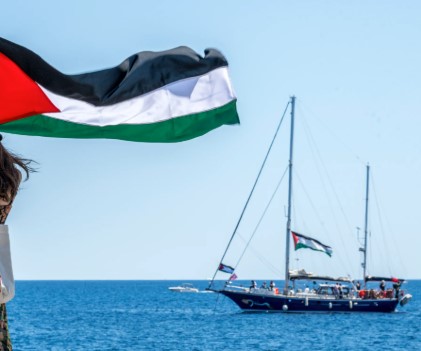 أسطول الصمود يؤكد مواصلة رحلته إلى غزة