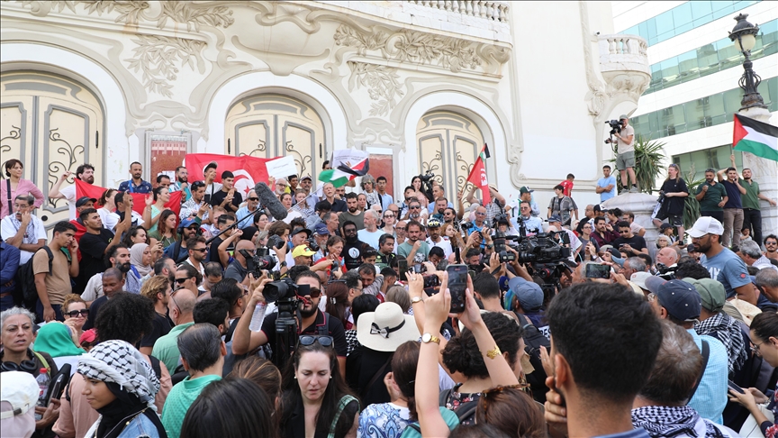 وسط العاصمة: مئات الطلبة والتلاميذ يتظاهرون مساندة لأسطول الصمود 