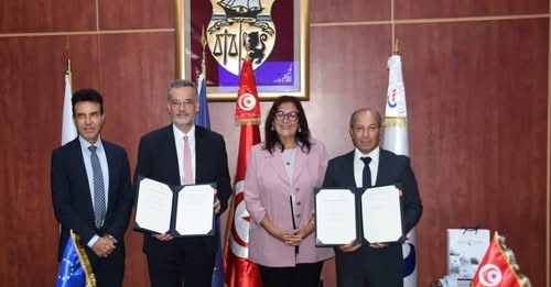 توقيع إتفاقية بين الشركة التونسية للكهرباء والغاز والبنك الأوروبي للإستثمار في إطار إنجاز مشروع الربط الكهربائي بين تونس وإيطاليا