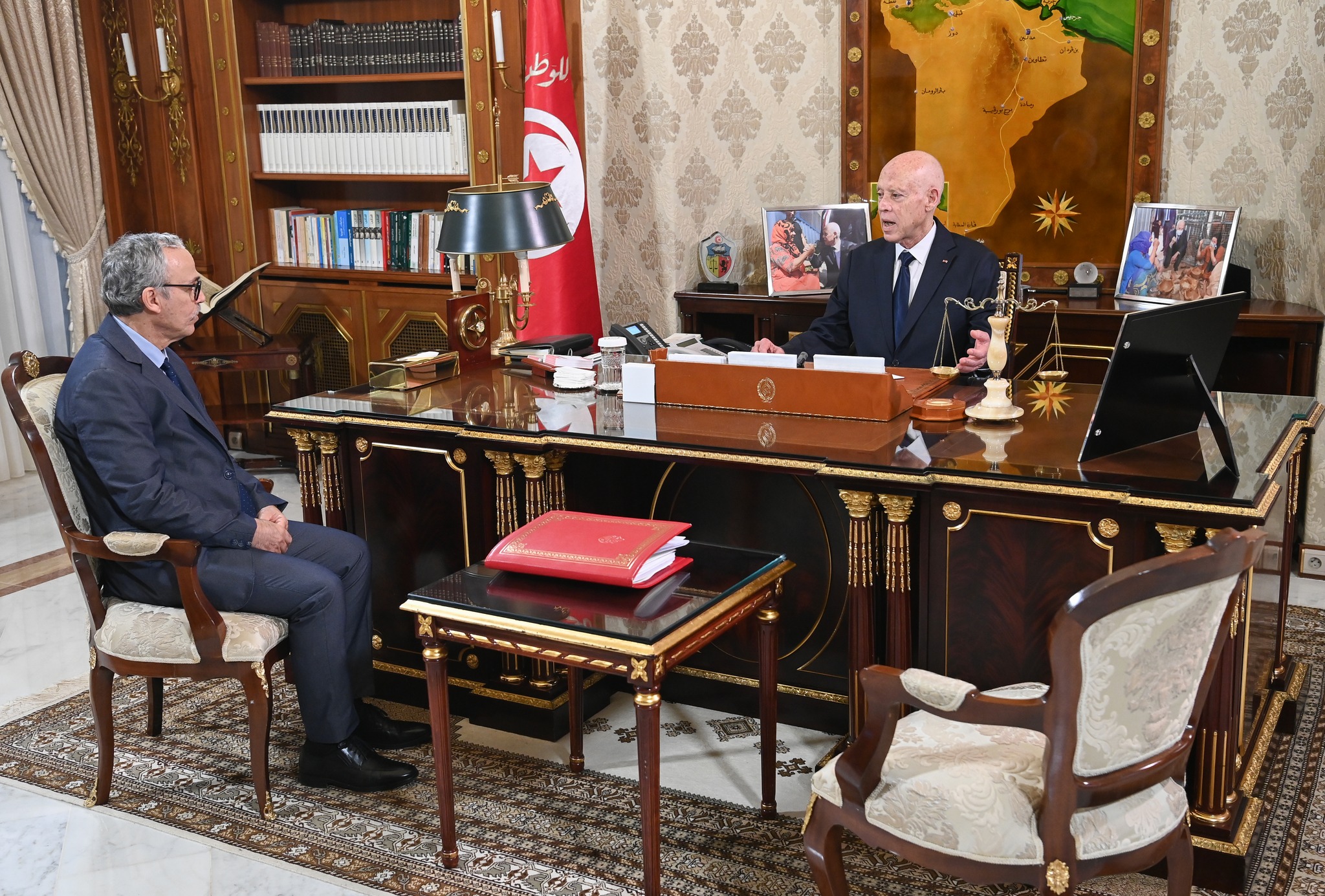 السياسة الاجتماعية للدّولة وخاصة موضوع المناولة محور اهتمام لقاء رئيس الجمهورية بوزير الشؤون الاجتماعية