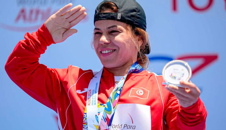 Para-athlétisme : Raoua Tlili offre une 5ᵉ médaille à la Tunisie