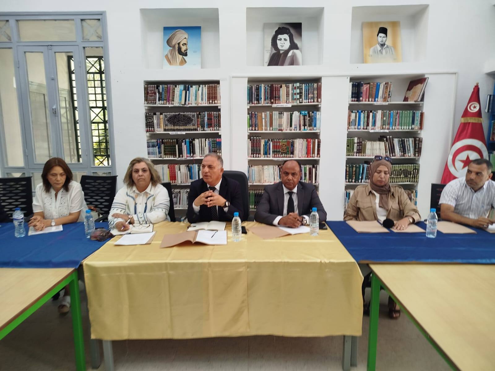  زغوان:  جلسة عمل مع أمناء المكتبات العمومية بالجهة 