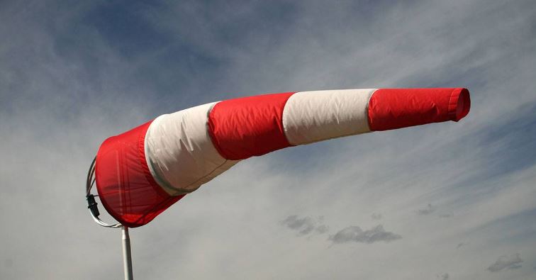 نشرة متابعة: هبوب رياح قويّة بخليج تونس وشرق تونس