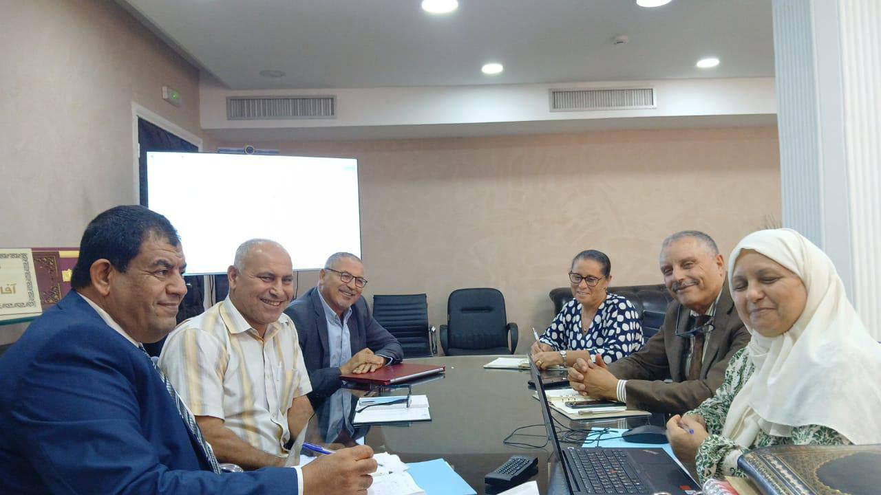 برنامج دورات تكوينية متخصصة لفائدة الشركات الأهلية الناشطة في القطاع الفلاحي. 
