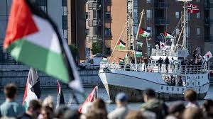 ينتظر ترحيل 100 مشارك في أسطول الصمود اليوم السبت بعد توقيعهم على وثيقة "التسريع بالترحيل"