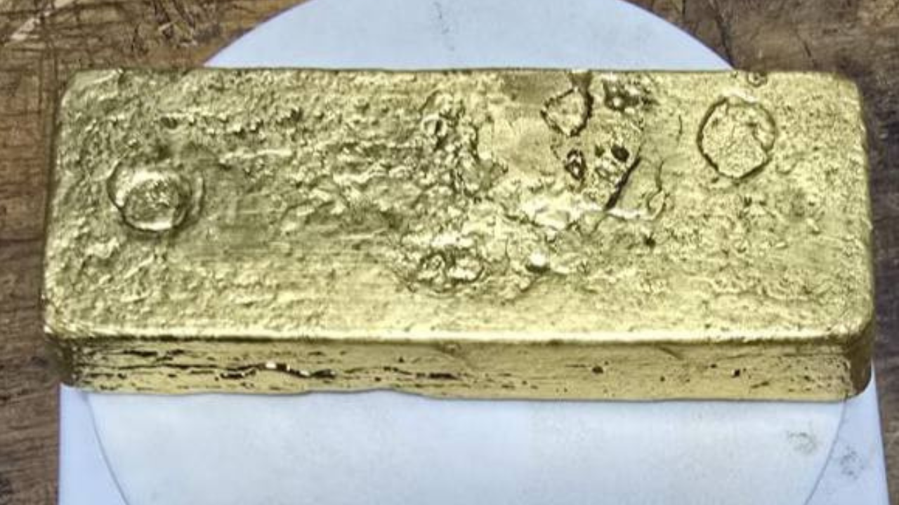 معبر رأس جدير: إحباط محاولة تهريب سبيكة من الذهب تزن نحو 3 كلغ  