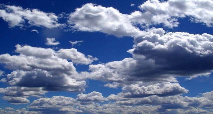 طقس مغيم جزئيا بأغلب المناطق ليل السبت