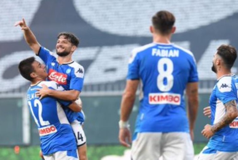 نابولي يتقدم لقمة البطولة الايطالية بفوز صعب 2-1 على جنوة