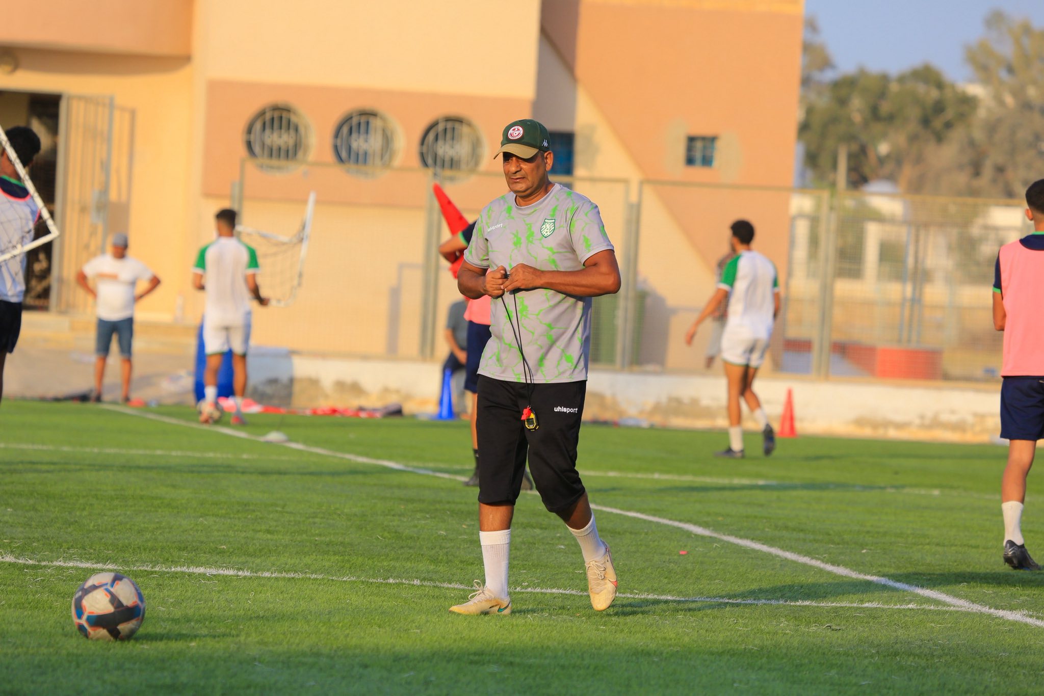 الملعب القابسي: فكّ الارتباط بالتّراضي مع المدرب مبارك الزطال