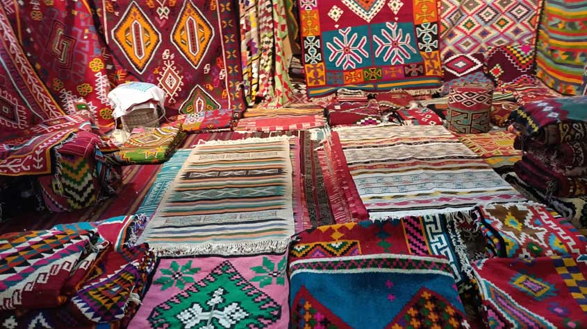 الدورة الرابعة المعرض الوطني للزربية والمنسوجات التقليدية من 19 الى 28 ديسمبر 2025 بقصر المعارض بالكرم