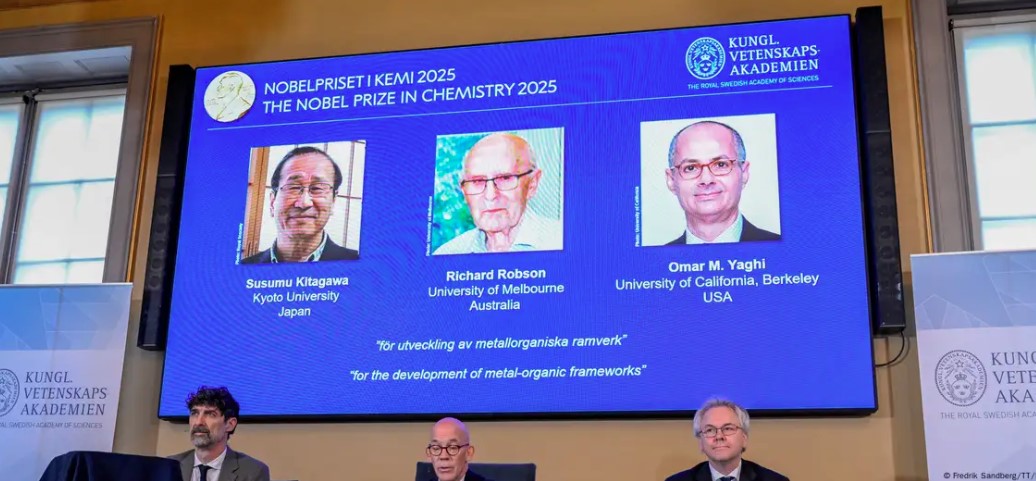 3 باحثين يفوزون بجائزة نوبل للكيمياء