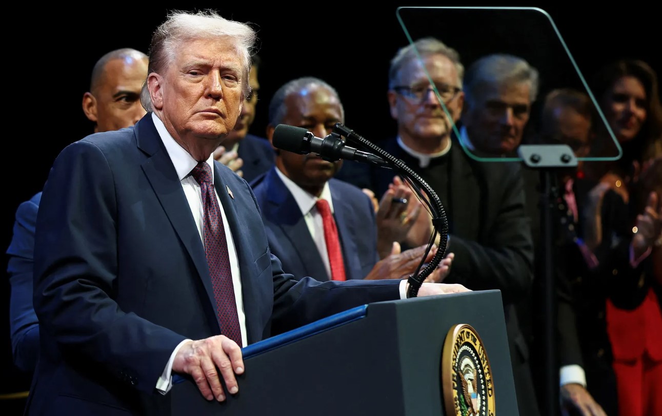 ترامـــب: ’’ربما أتوجه إلى الشرق الأوسط من أجل اتفاق غــــــــزة’’