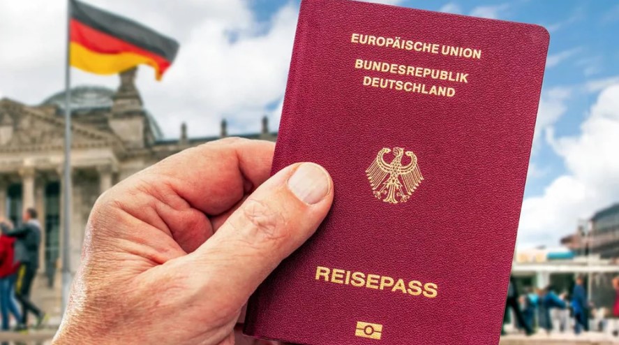 ألمانيا تُــلغي برنامجا يسمح بالحصول على الجنسية بشكل سريع